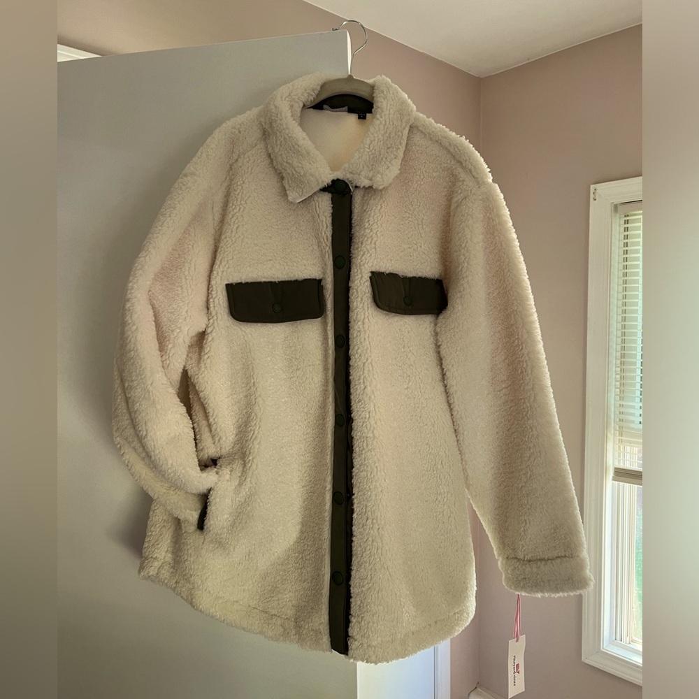 Vineyard Vines cozy Sherpa shirt jacket Shacket